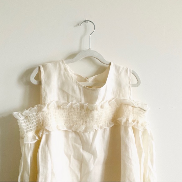 ✨ #Boutique Cold-shoulder Ruffle Blouse ✨ - Picture 1 of 4